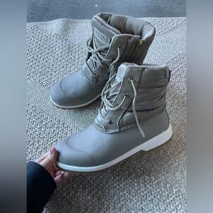 Women’s Sperry waterproof snow boots
